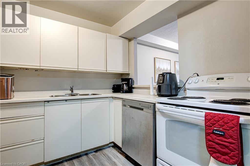 18 HOLBORN Court Unit# 104 thumbnail 5