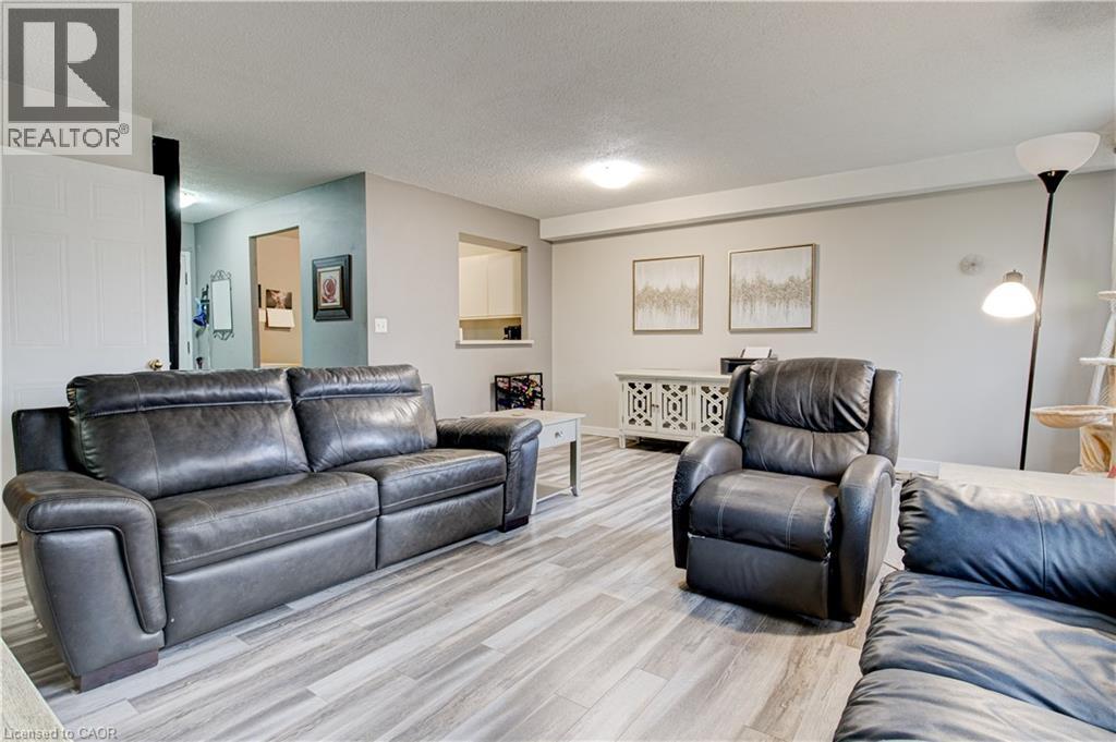 18 HOLBORN Court Unit# 104 thumbnail 9