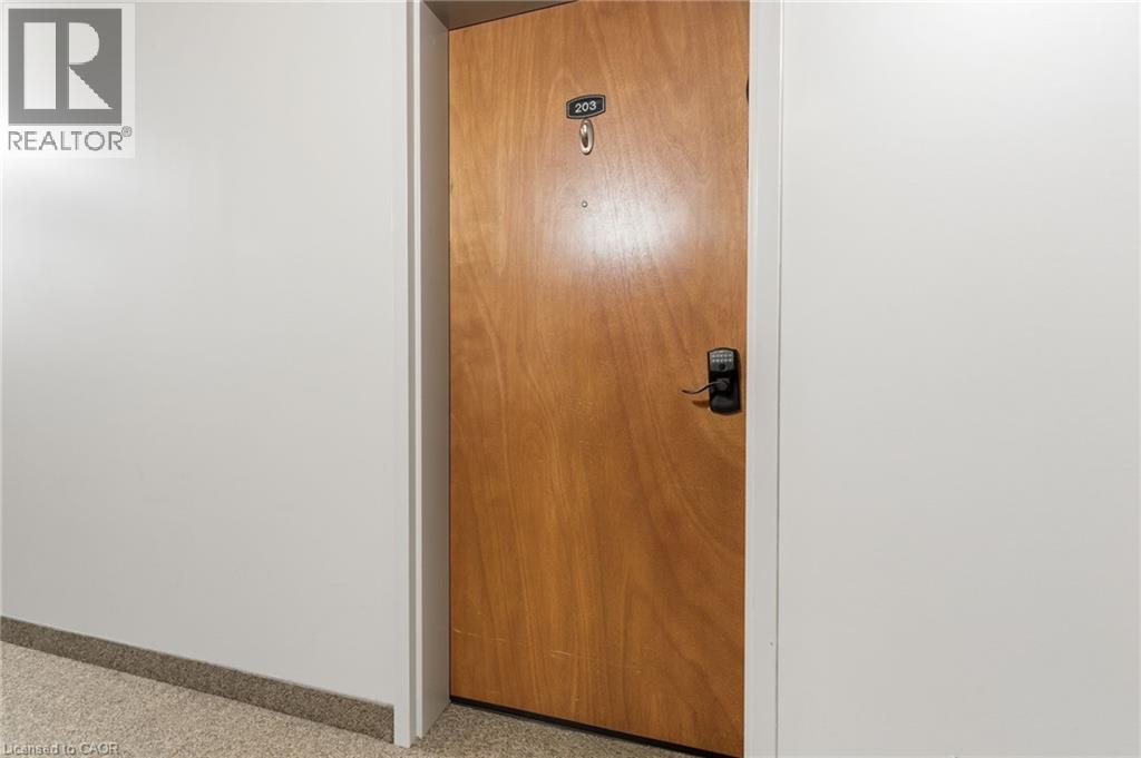 85 SPRUCE Street N Unit# 203 thumbnail 9