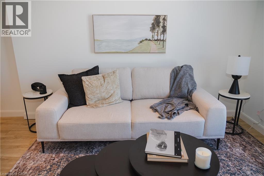 741 KING Street W Unit# 1704 thumbnail 13