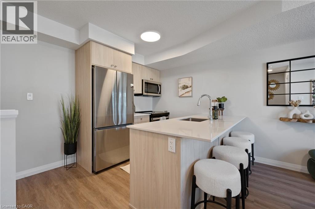 410 NORTHFIELD Drive W Unit# D16 thumbnail 8