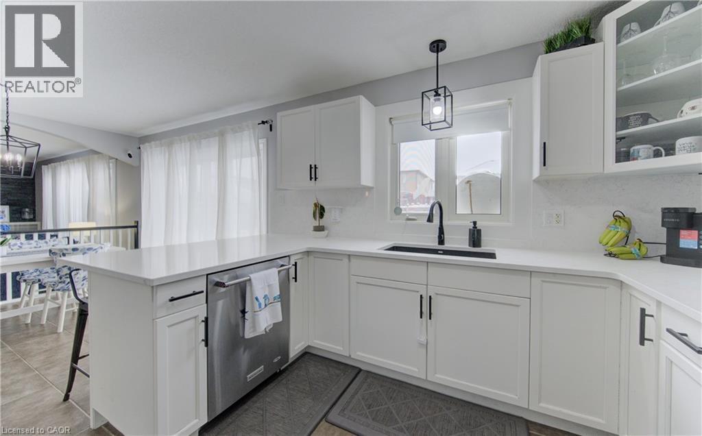 21 WEST TREE Drive thumbnail 15