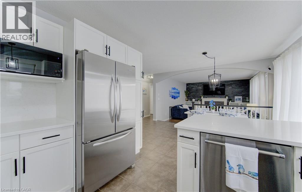 21 WEST TREE Drive thumbnail 16