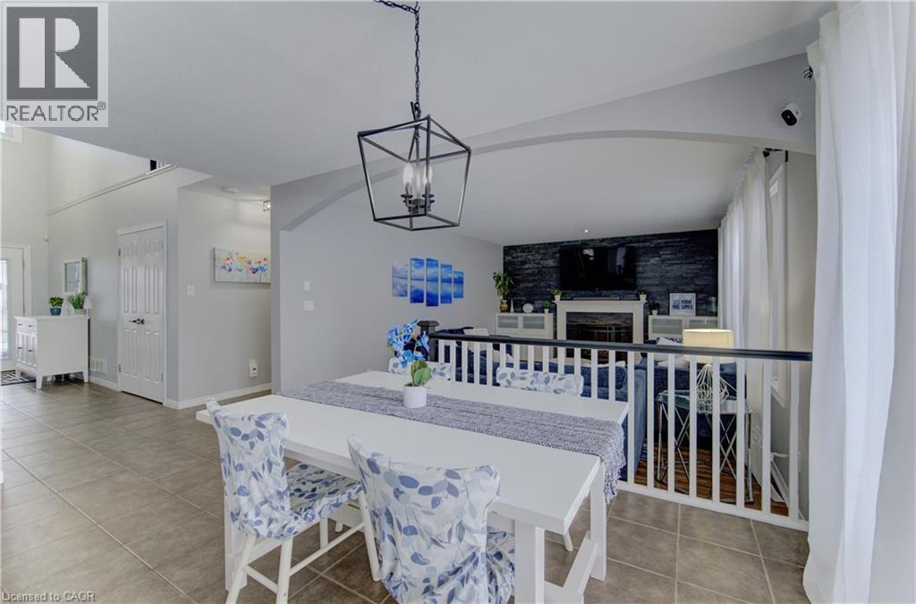 21 WEST TREE Drive thumbnail 17