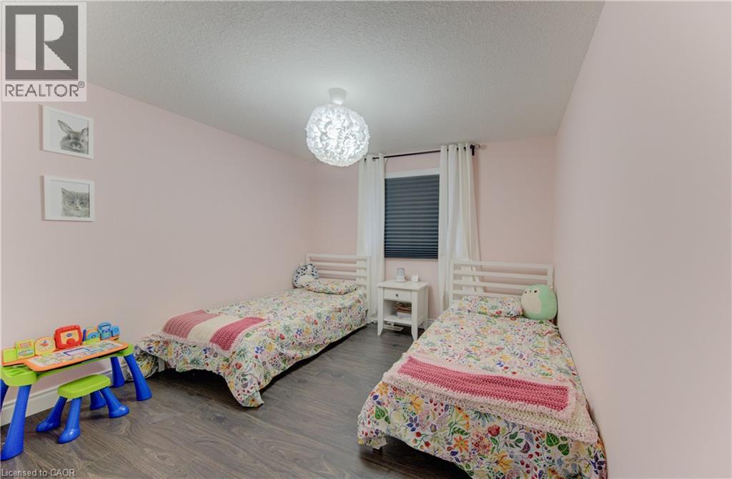 21 WEST TREE Drive thumbnail 27