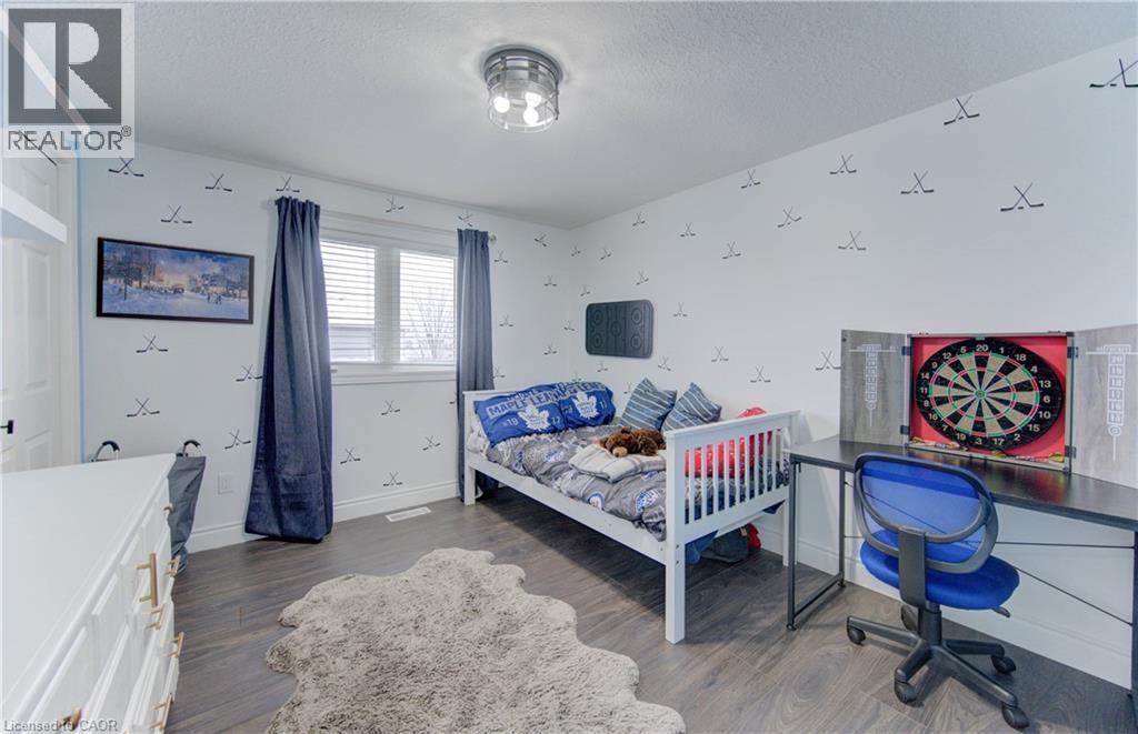 21 WEST TREE Drive thumbnail 32