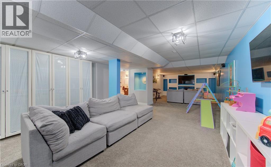 21 WEST TREE Drive thumbnail 36