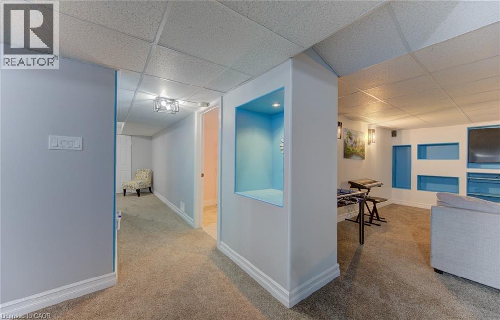 21 WEST TREE Drive thumbnail 37