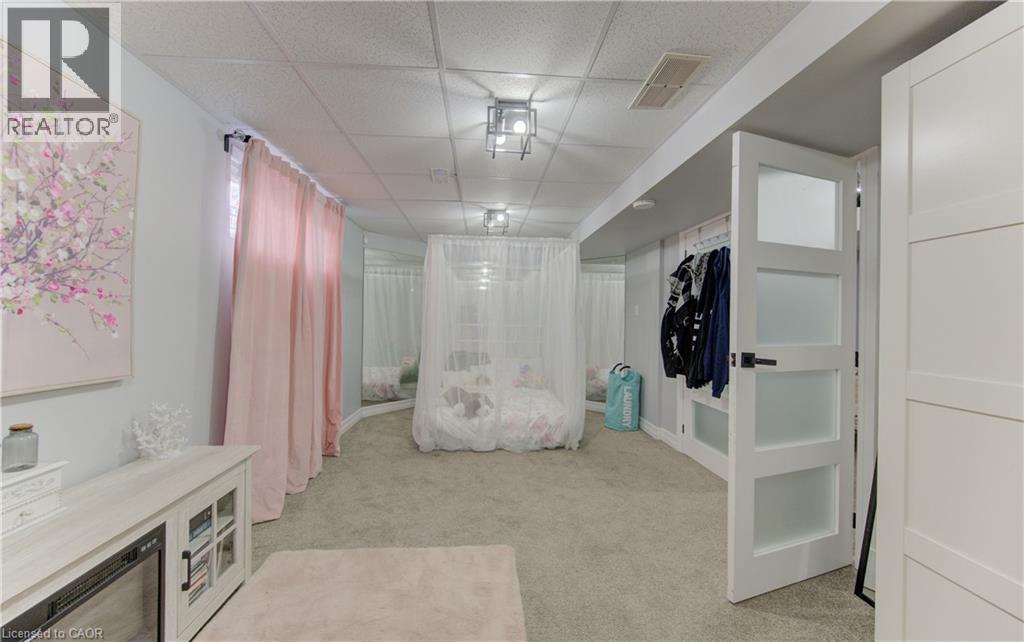 21 WEST TREE Drive thumbnail 40