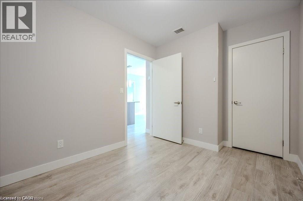 1 VICTORIA Street S Unit# 811 thumbnail 16