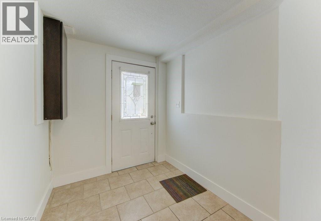 190 LANCASTER Street E thumbnail 5