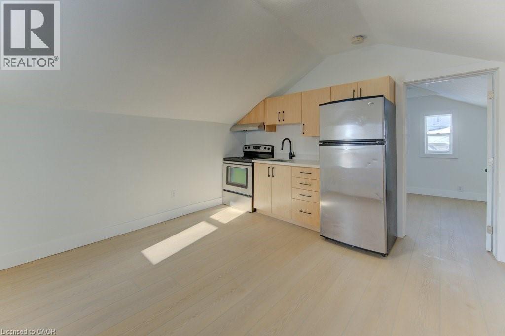 190 LANCASTER Street E thumbnail 8