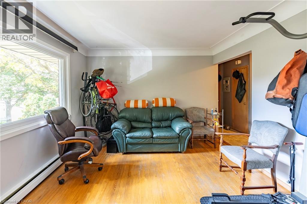 62 MOORE Avenue thumbnail 24