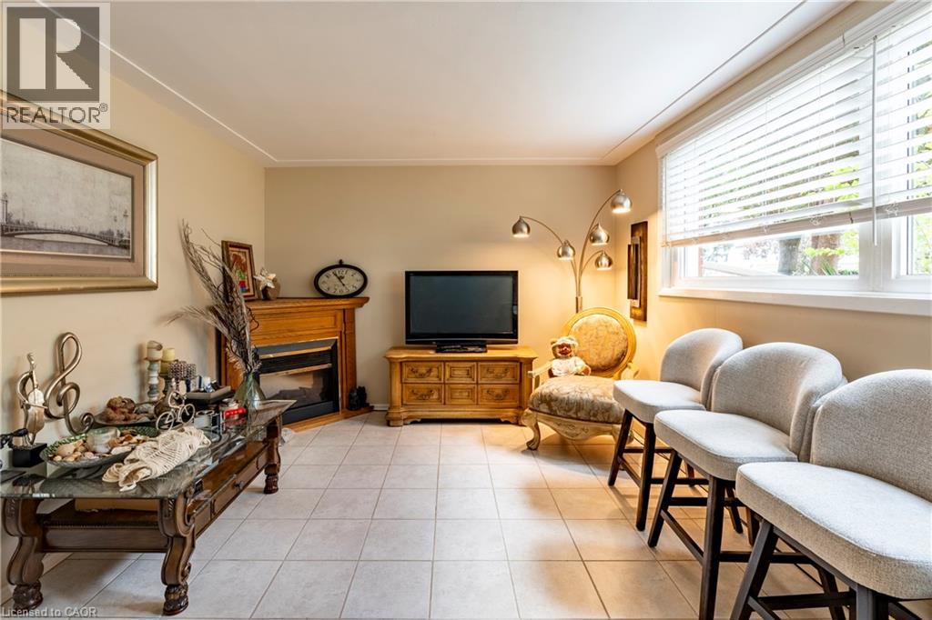 62 MOORE Avenue thumbnail 3