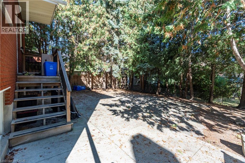 62 MOORE Avenue thumbnail 36