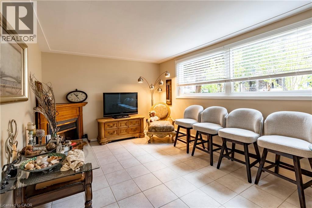 62 MOORE Avenue thumbnail 4