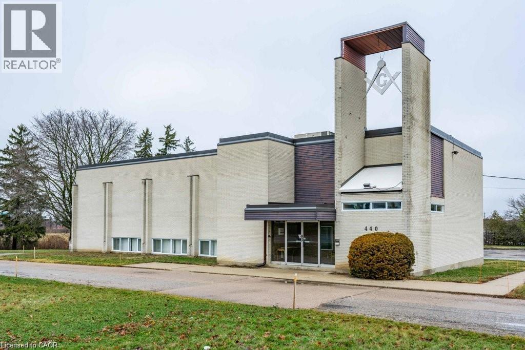 440 WEBER Street N thumbnail 4