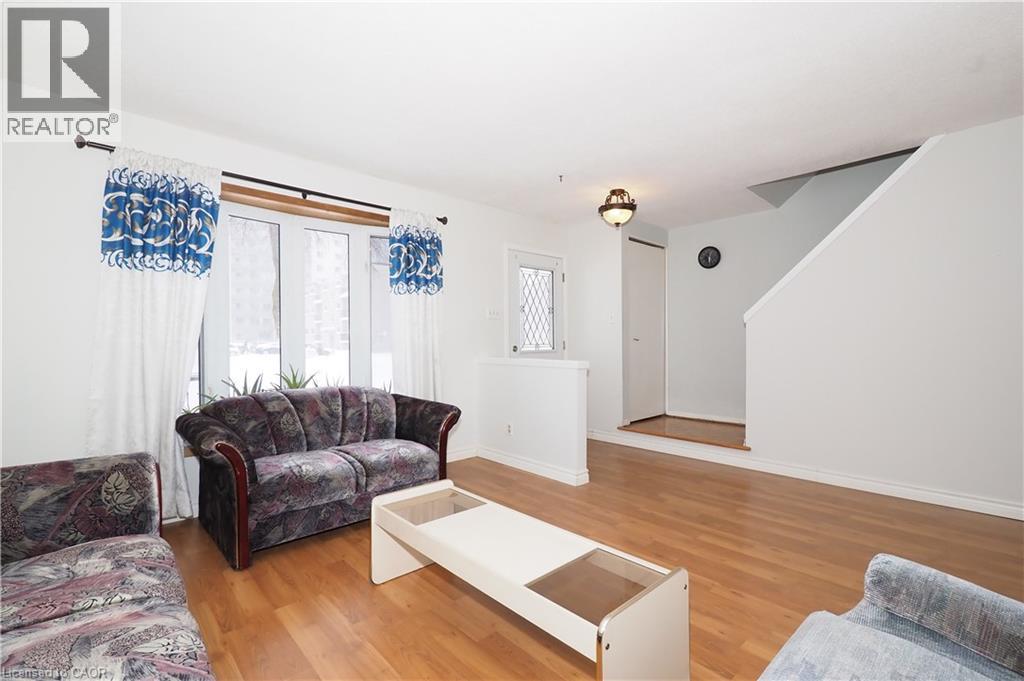 10 BALFOUR Crescent thumbnail 5