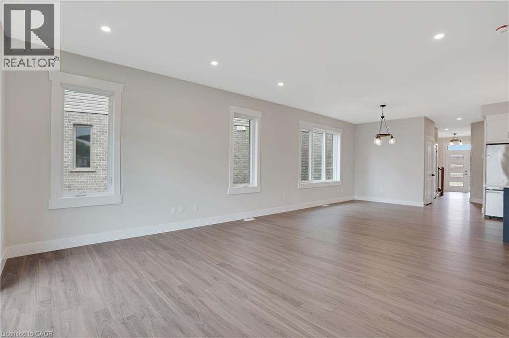 24 MOON Crescent thumbnail 16