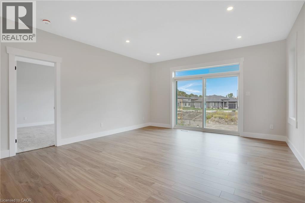 24 MOON Crescent thumbnail 18