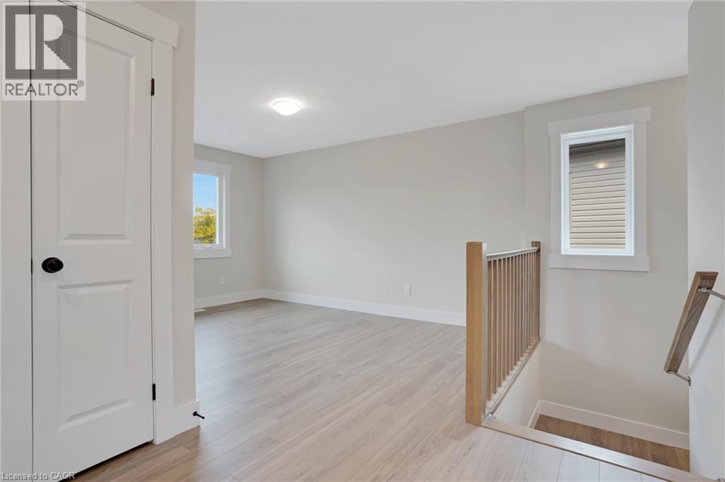 24 MOON Crescent thumbnail 23