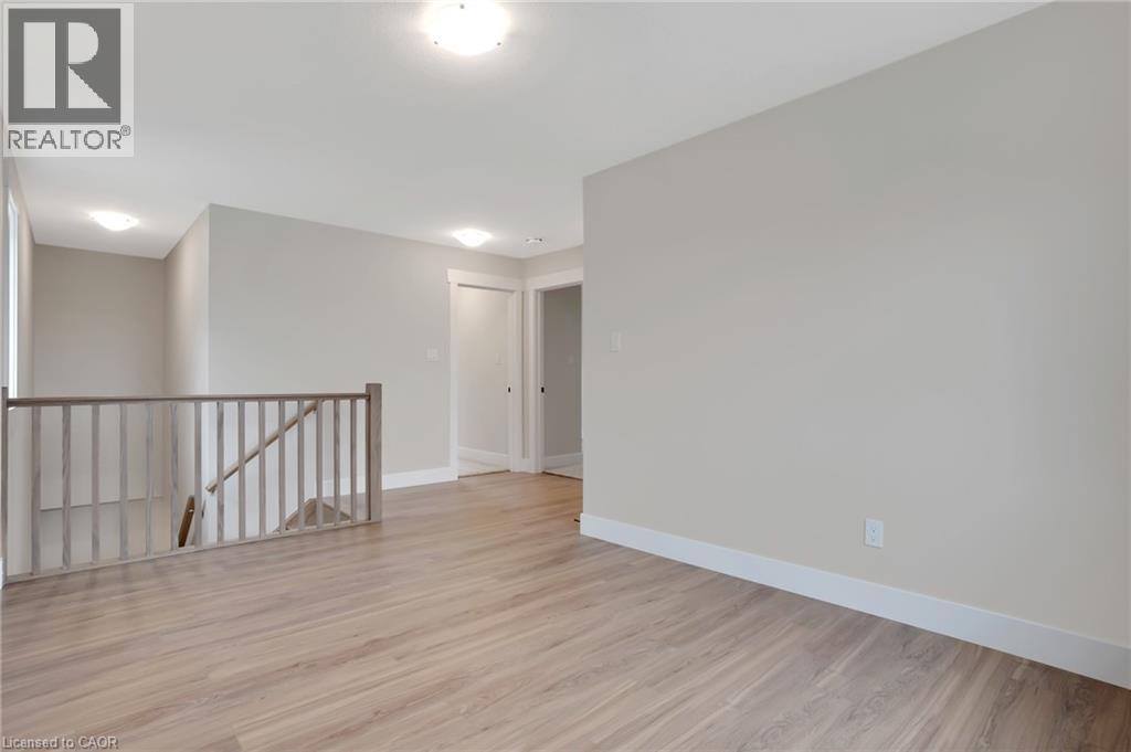 24 MOON Crescent thumbnail 25