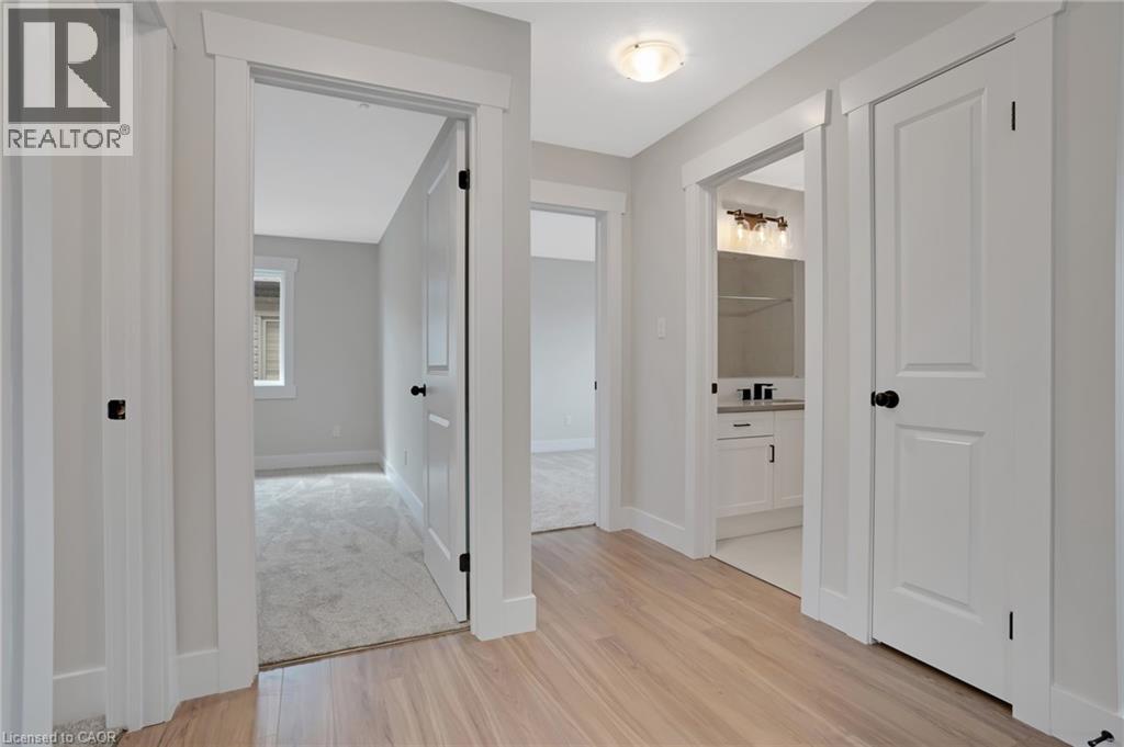 24 MOON Crescent thumbnail 26