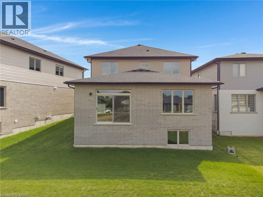 24 MOON Crescent thumbnail 44