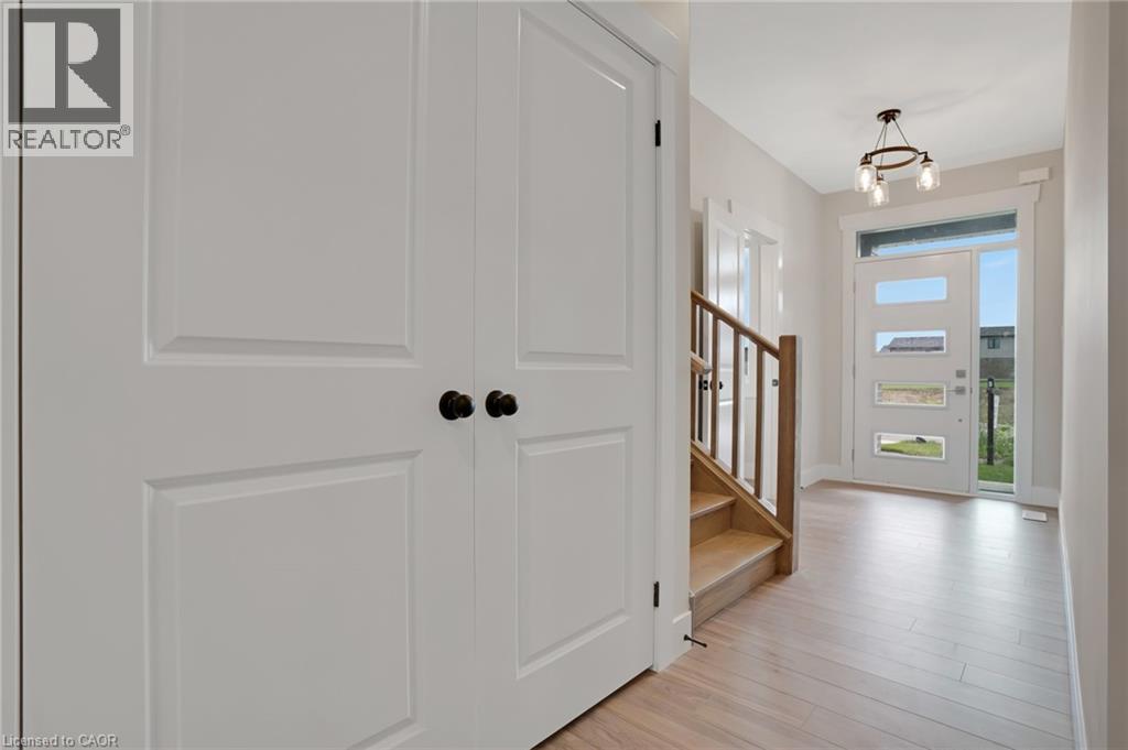 24 MOON Crescent thumbnail 6