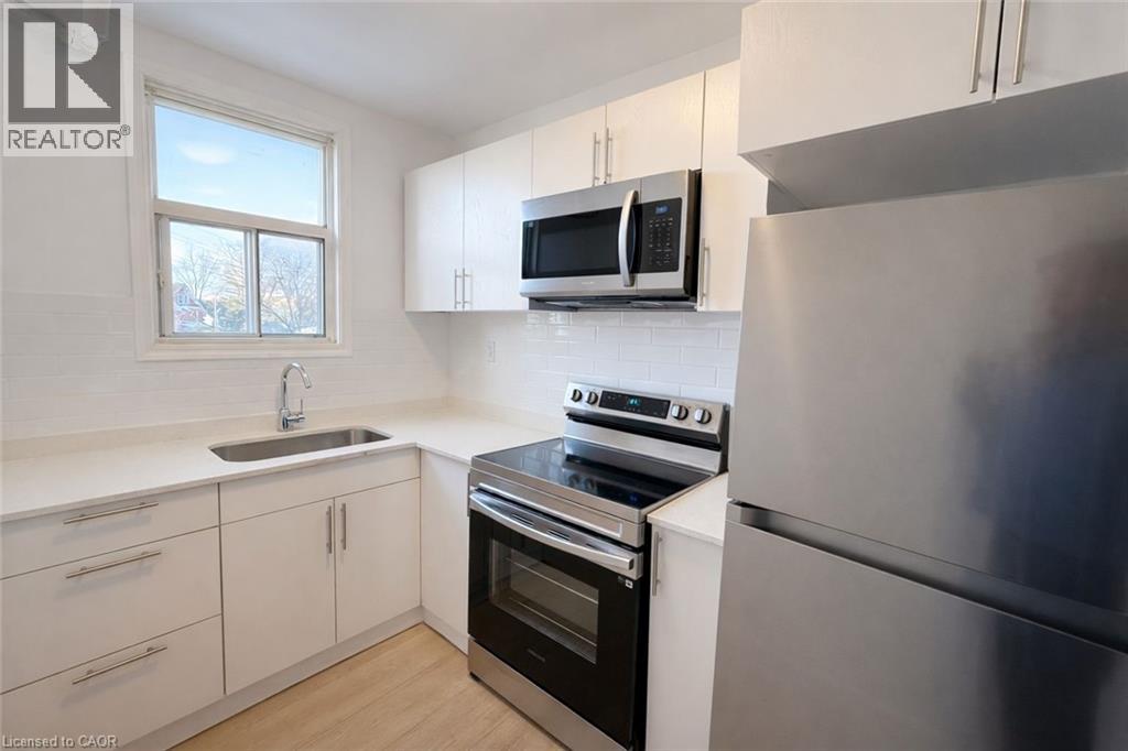 17 LOUISA Street thumbnail 8