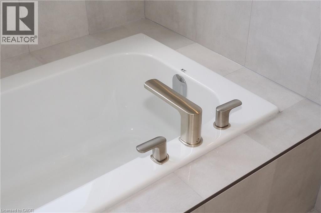 220 JEFFREY Place thumbnail 31