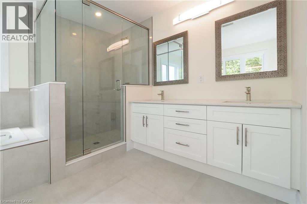 220 JEFFREY Place thumbnail 32