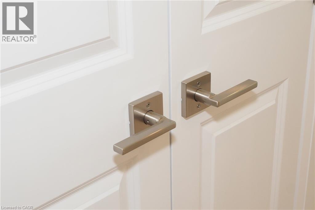 220 JEFFREY Place thumbnail 35