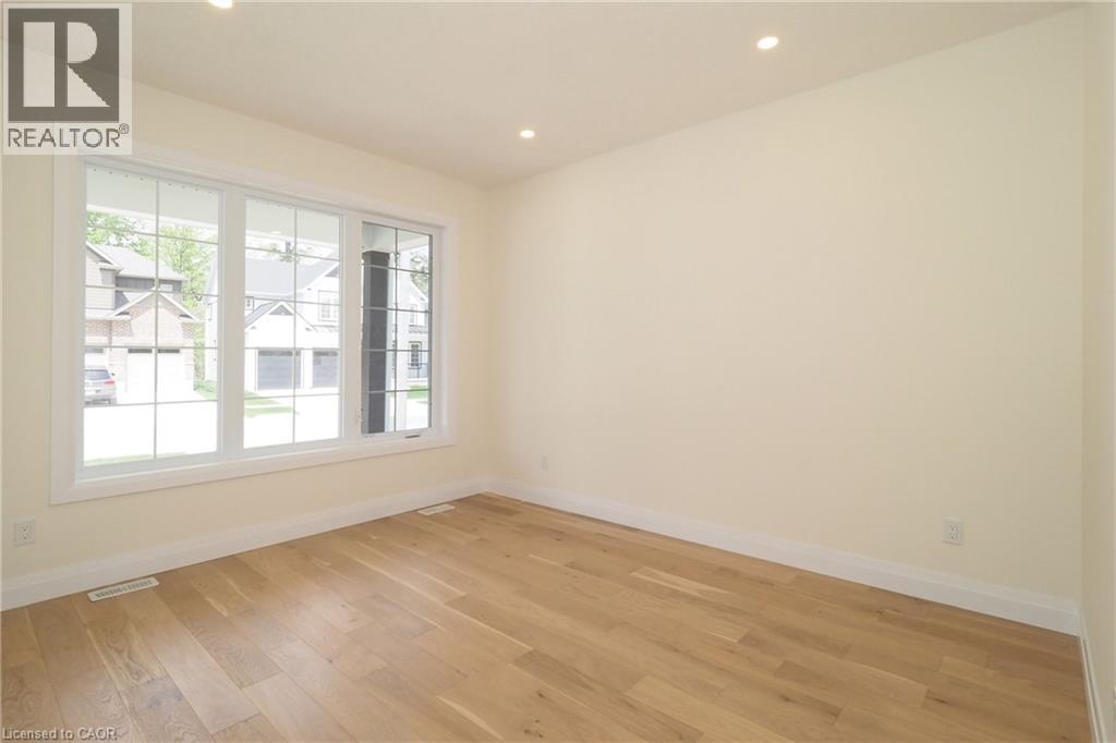 220 JEFFREY Place thumbnail 5