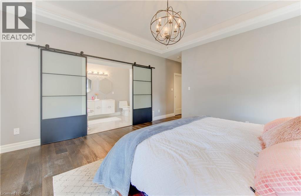 52 EDGEHILL Drive thumbnail 17