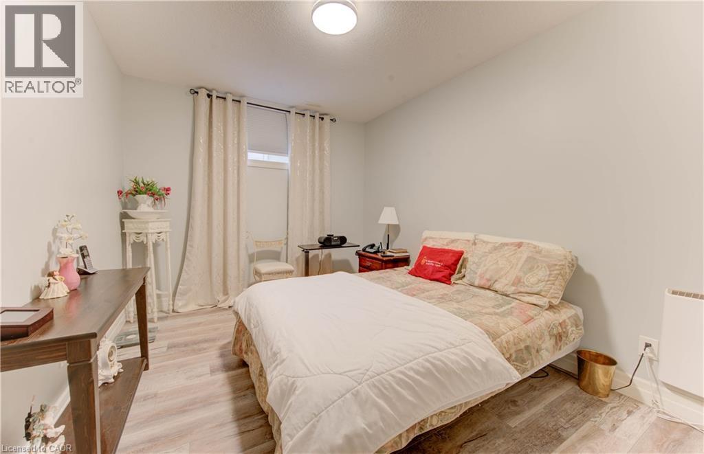 52 EDGEHILL Drive thumbnail 38