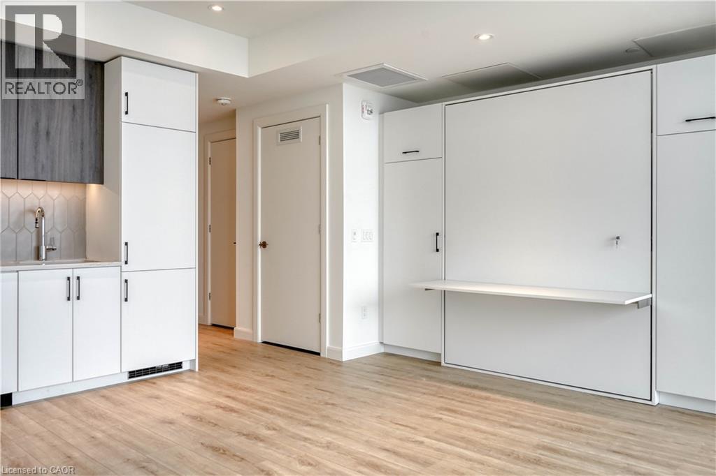 741 KING Street Unit# 1811 thumbnail 11