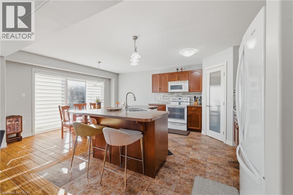 23 DOON CREEK Street thumbnail 8