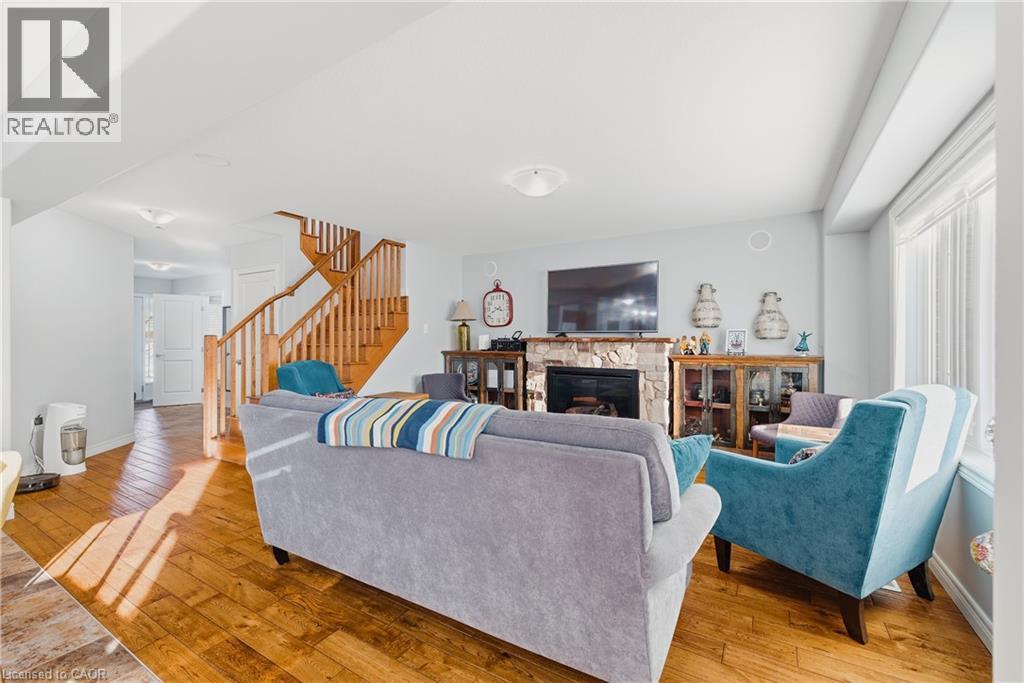 23 DOON CREEK Street thumbnail 9