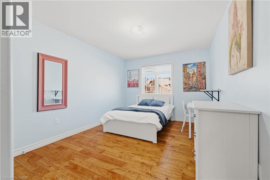 23 DOON CREEK Street thumbnail 18