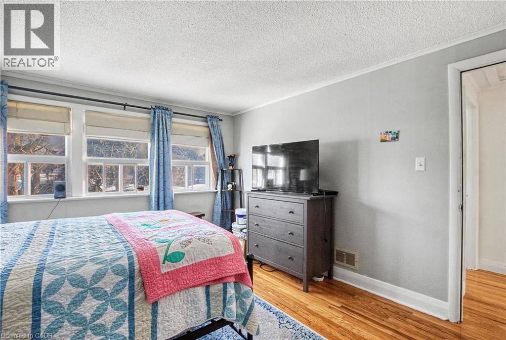 39 HENRY Street thumbnail 15