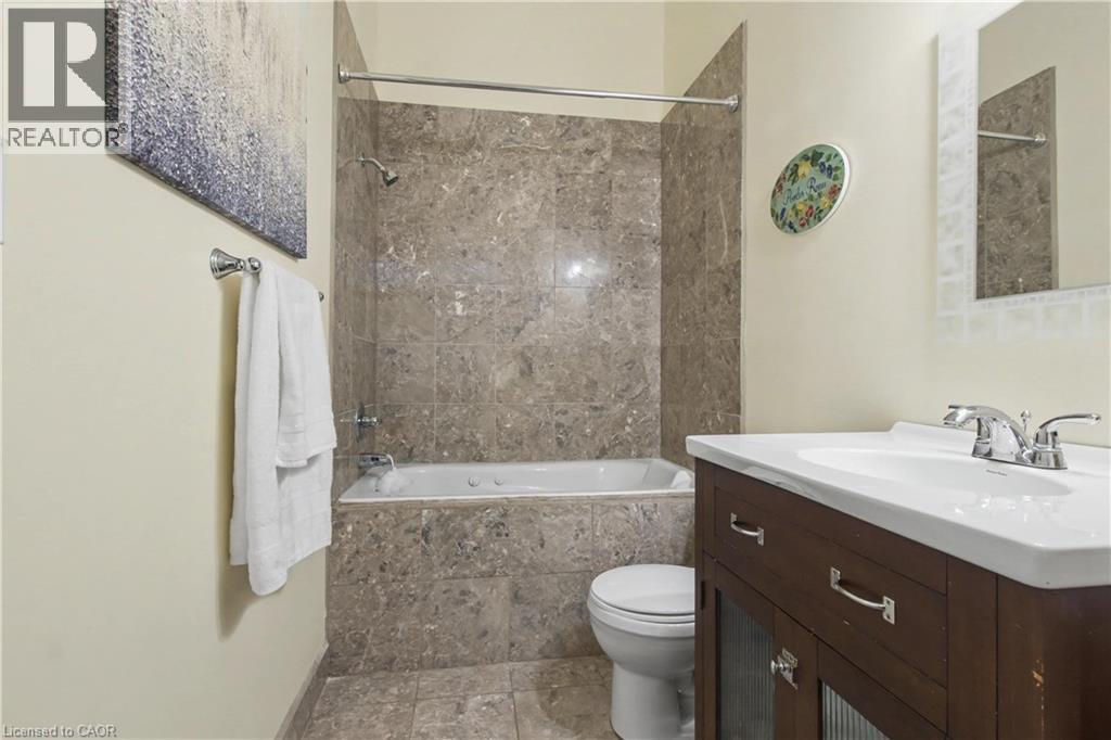 276 W KING Street W Unit# 213 thumbnail 12