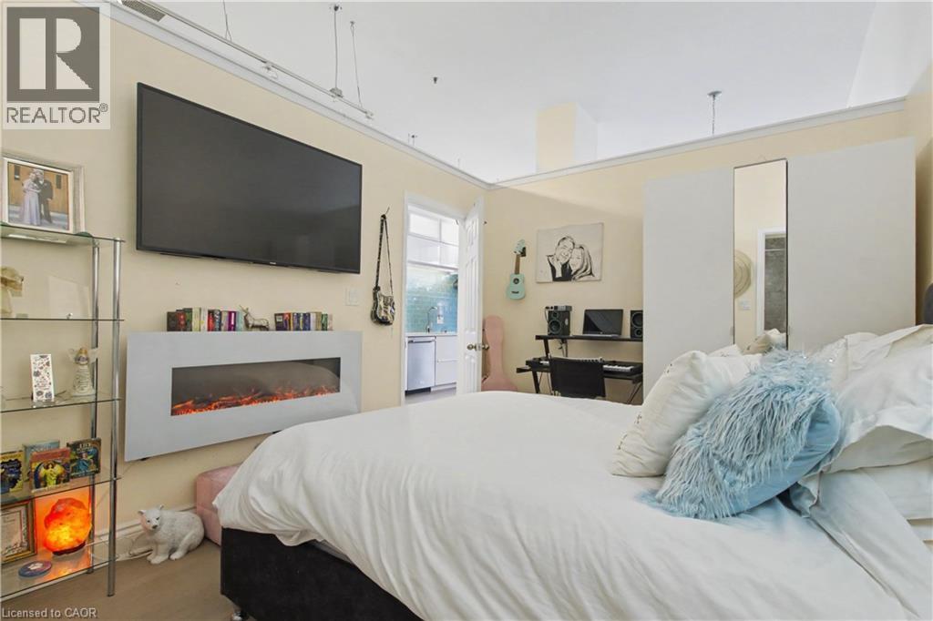 276 W KING Street W Unit# 213 thumbnail 11