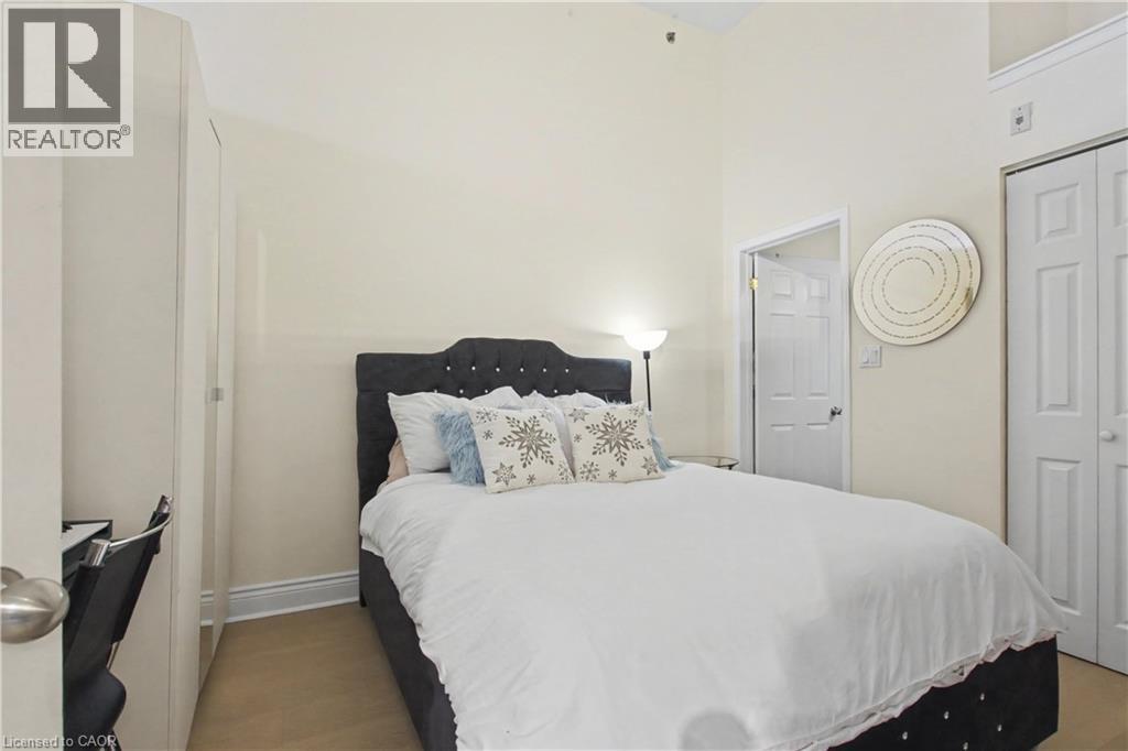 276 W KING Street W Unit# 213 thumbnail 9