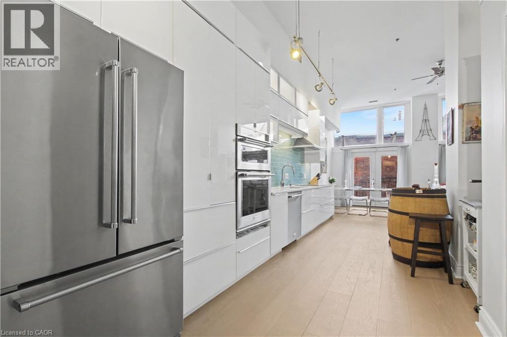 276 W KING Street W Unit# 213 thumbnail 2