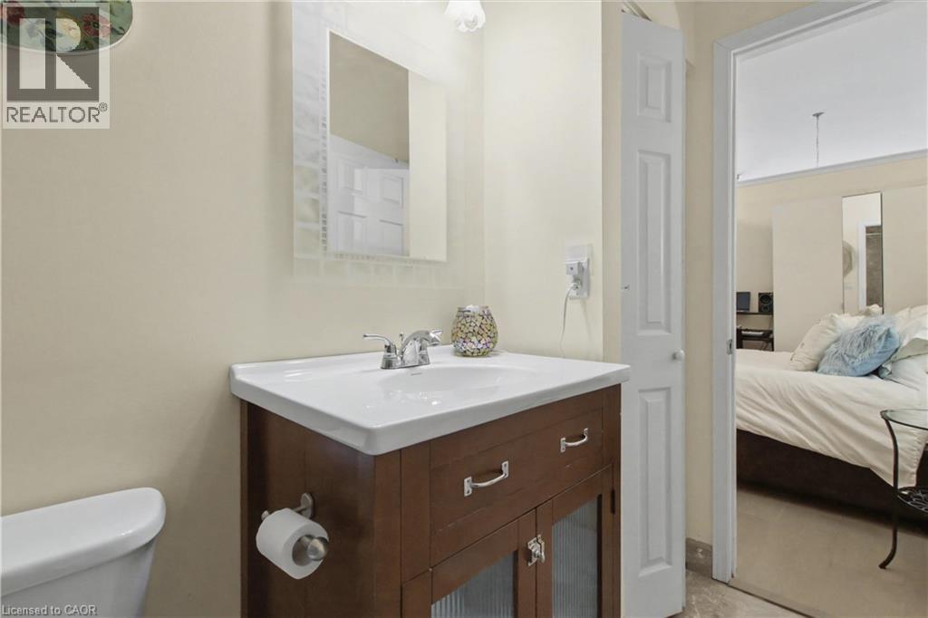 276 W KING Street W Unit# 213 thumbnail 14