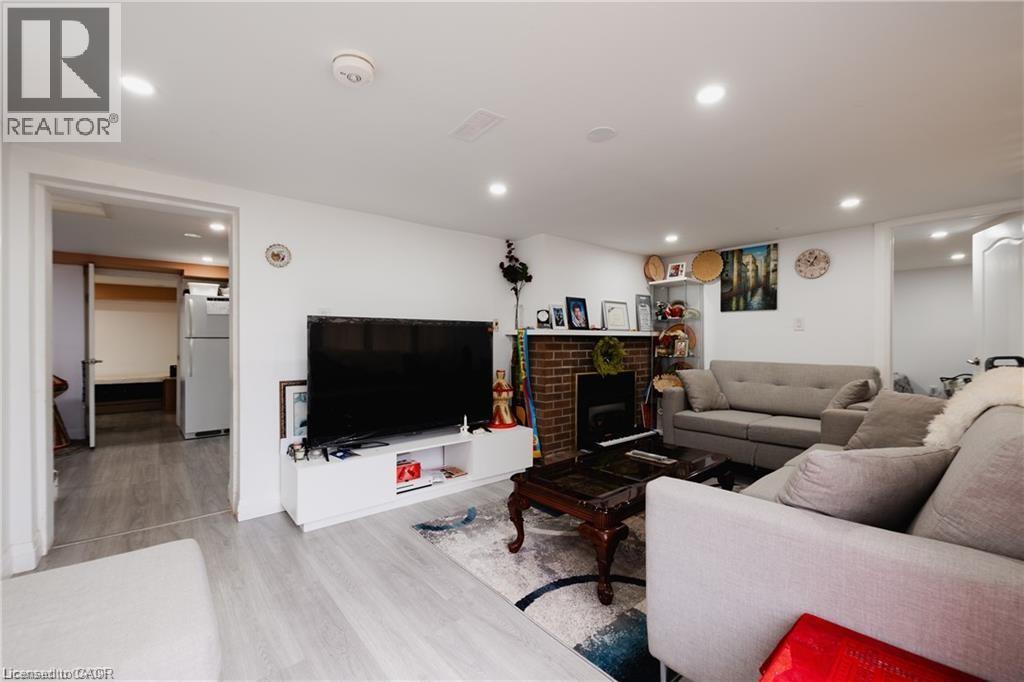 189 GATEWOOD Road thumbnail 18