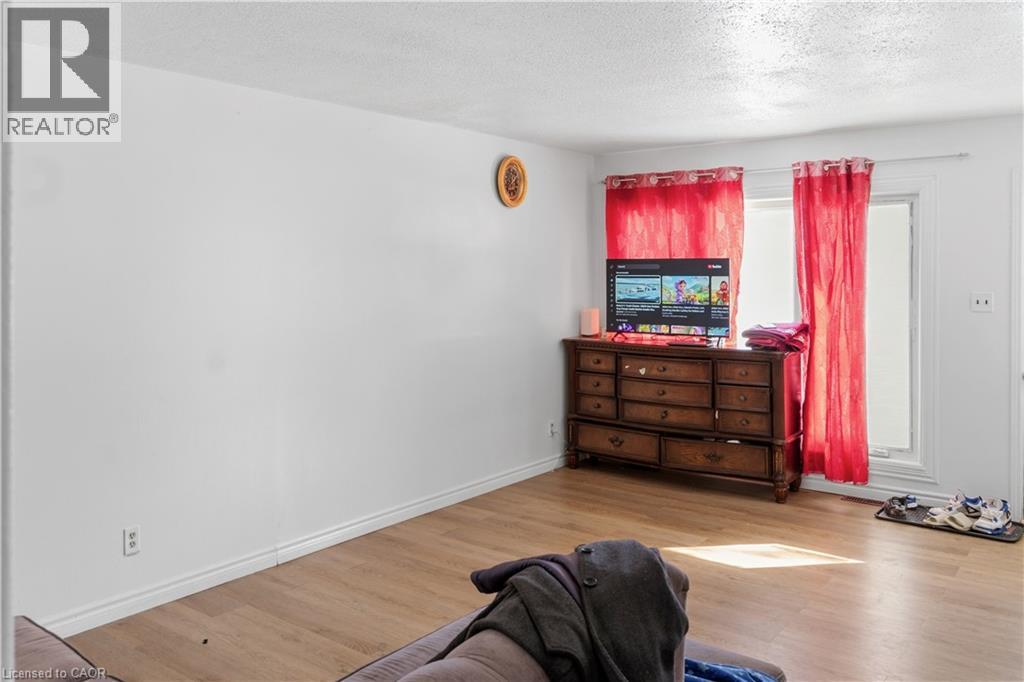 52 RUBY Street thumbnail 6