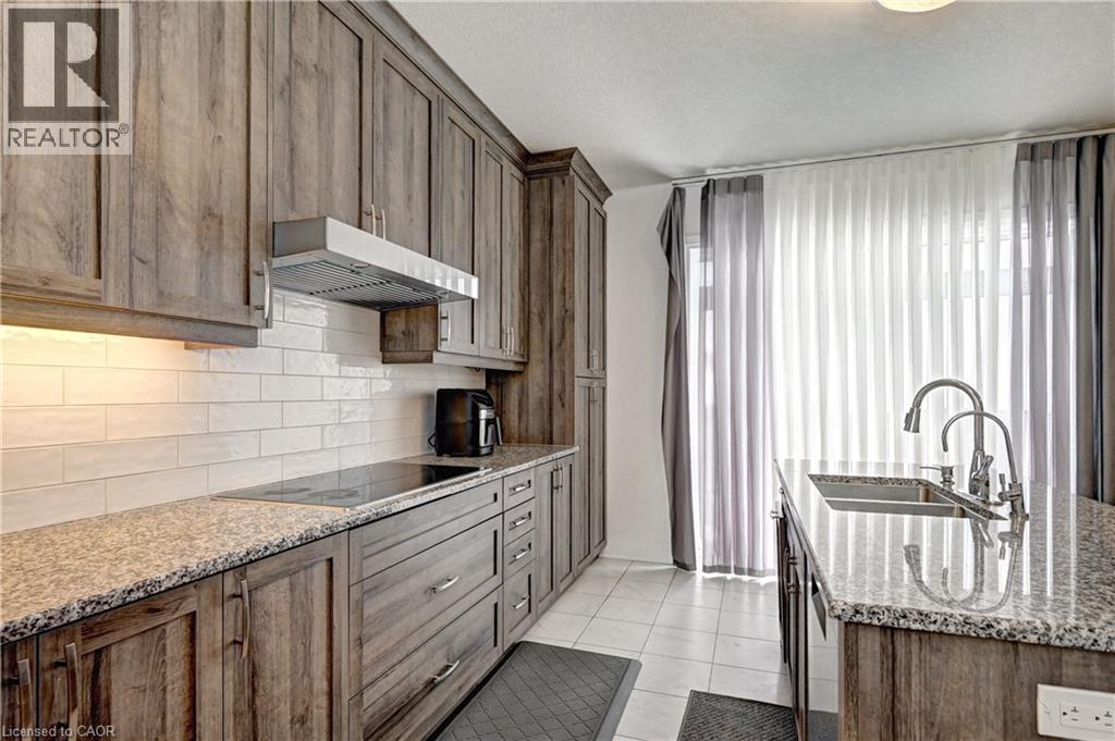 520 NATHALIE Crescent thumbnail 10