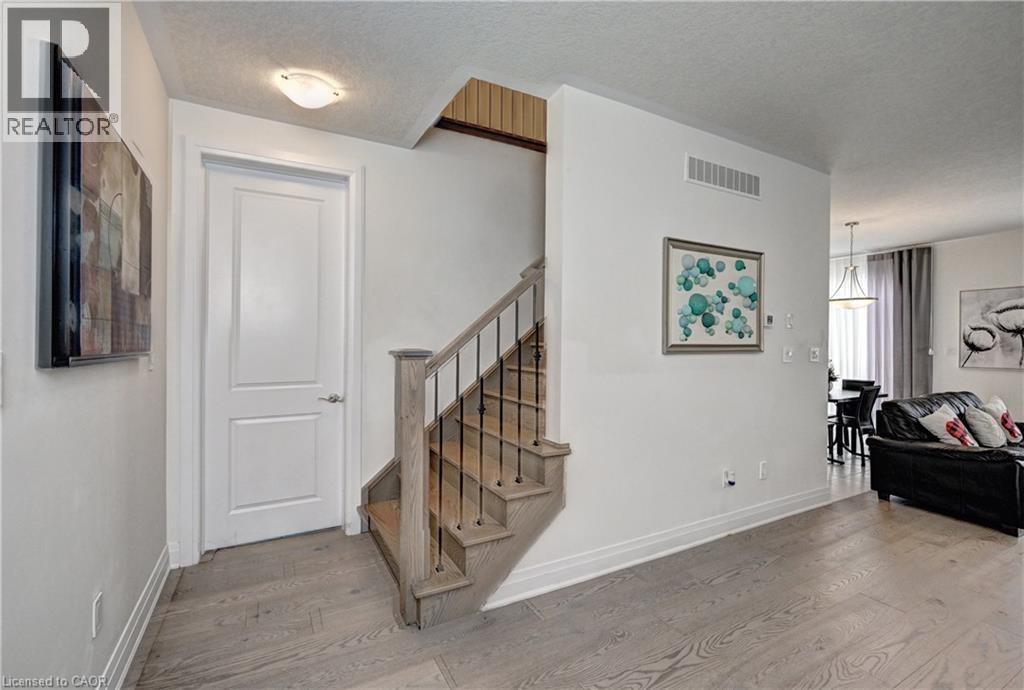 520 NATHALIE Crescent thumbnail 17